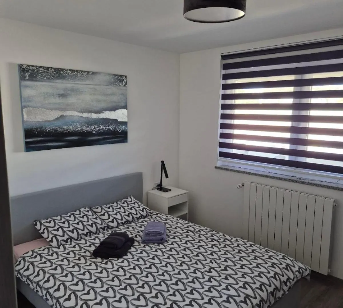 Mars E-4 Apartment Pula 0*,  Croatia